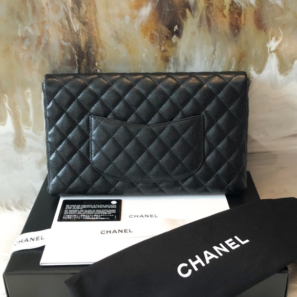 Chanel 18S Black Caviar CC Turnlock Flap Clutch - Picture 2 of 8